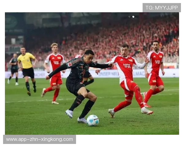 尤文巴尔别利突破两人后轻松推射破门，诠释完美个人技术